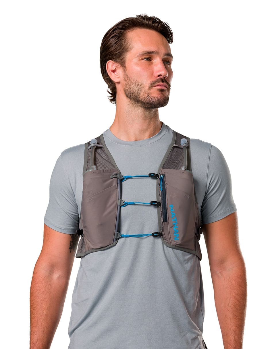 PINNACLE BREEZE 4L W/TWO 14OZ SOFT FLASKS ELECTRIC BLUE